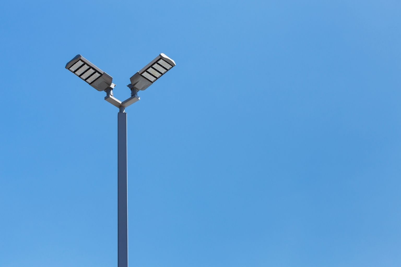 Stalpi metalici de iluminat2