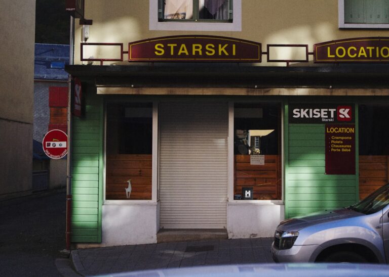 Photo rental equipment