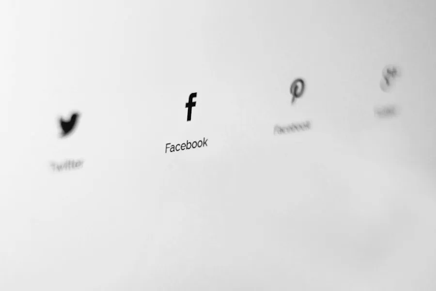 Photo common social trends mistakes